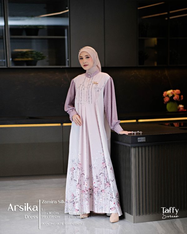 Arsika Dress
